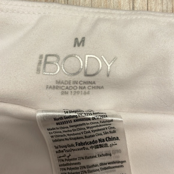 ibody mini skirt with built in shorts - Picture 4 of 4